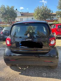 Smart fortwo coupe nera
