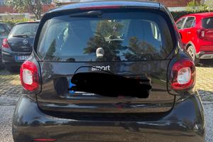 Smart fortwo coupe nera