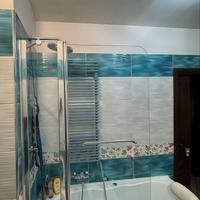 vasca da bagno con idromassaggio