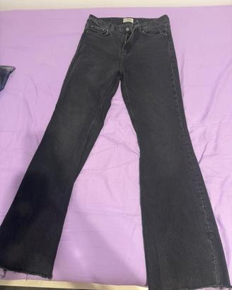 Jeans neri a zampa taglia 40