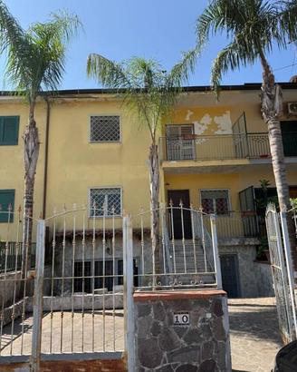 Villetta a schiera di 205 m² con più di 5 locali a