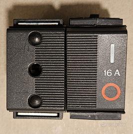 BTicino Living Classic 4530 – Presa Sicura 16A