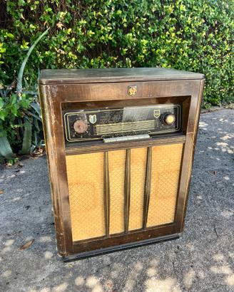 Radiofonografo marca UNDA RADIO