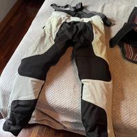 Paraschiena e pantaloni dainese