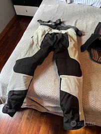 Paraschiena e pantaloni dainese