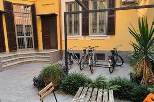 Monolocale zona Isola ristrutturato