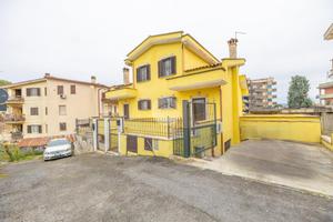 PORZIONE DI BIFAMILIARE A GUIDONIA MONTECELIO