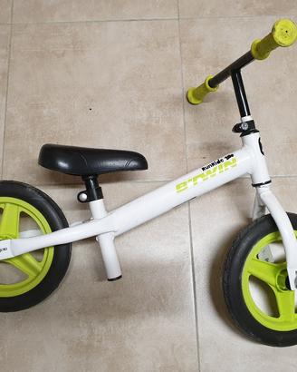 bicicletta senza pedali per bambini piccoli