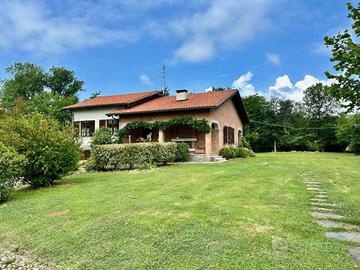 Villa di 276 m² con più di 5 locali a Mottalciata