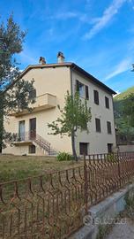 Appartamento a Belfiore Foligno 110 mq con guardin