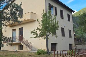 Appartamento a Belfiore Foligno 110 mq con guardin