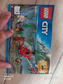 Lego con istruzioni, senza scatola.
