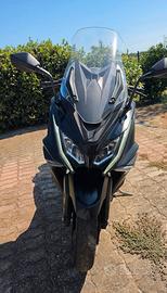 Kymco ak 550
