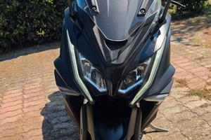 Kymco ak 550