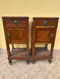 Comodini in legno da restaurare