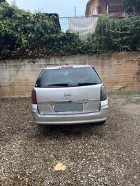 OPEL ASTRA 1.9 DIESEL - apple car play