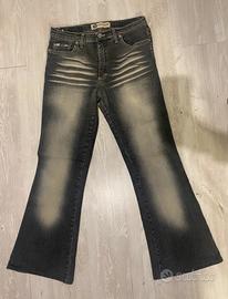 jeans a zampa di elefante