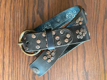 Cintura cuoio con borchie metallo