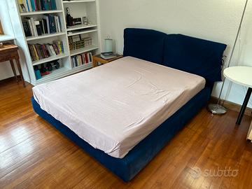 Letto matrimoniale con cassettone