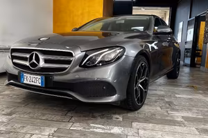MERCEDES-BENZ E 220 d Auto Sport