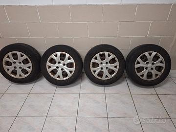 cerchi completi di pneumatici 175 65 14