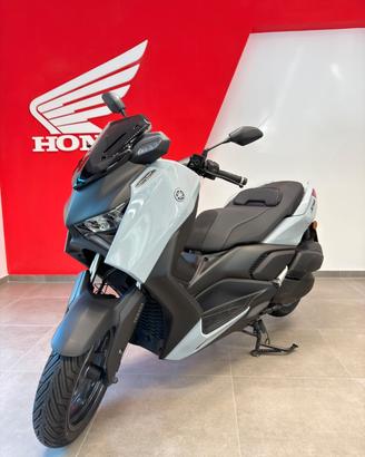 Yamaha X-Max 300 TECH MAX +
