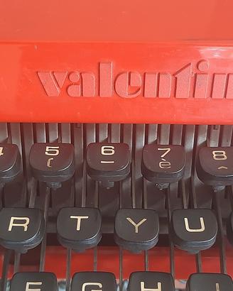macchina da scrivere Olivetti 