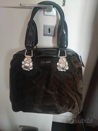 Borsa LIU JO originale eco-pelliccia con dettagli 