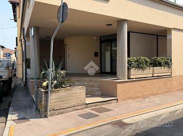 3 LOCALI A LENO