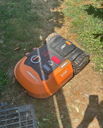 Robot tagliaerba