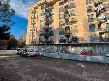 Magliana - locale commerciale