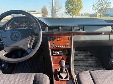 Mercedes E 200