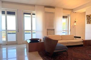 Appartamento di 185 m² con 5 locali e box auto a C