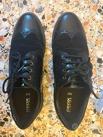 Scarpe Geox nere con lacci