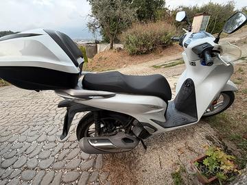 Scooter sh 150 anno 2020