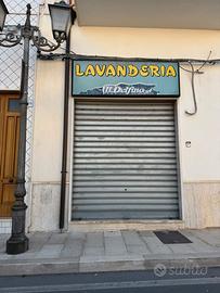 Lavanderia avviata dal 2004 con macchinari