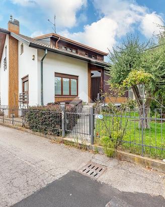 VILLA SINGOLA A LAINATE