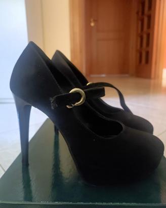 Scarpe nere con tacco alto, numero 35
