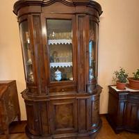 Cristalliera Bombata, Tavolo rotondo e Credenza