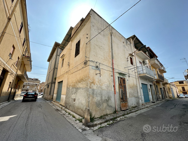 Casa indipendente a Partinico, via Greco