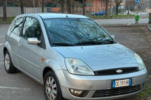 Ford fiesta 2003 benzina