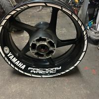 Cerchi yamaha per fz1 / r1 con abs del 2006