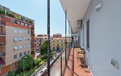 Bilocale ristrutturato con balconata