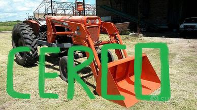 Trattore con pala caricatrice