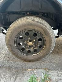 Cerchi e gomme  Suzuki sj samurai santana