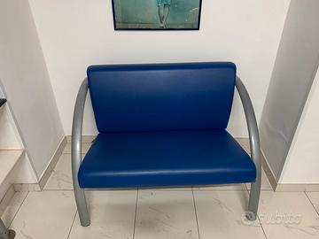 2 divanetti in pelle