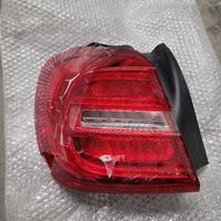 Faro posteriore SX Mercedes GLA x156