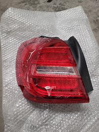 Faro posteriore SX Mercedes GLA x156