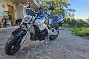 Suzuki gsr 600