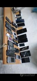 telefonini  funzionanti e da pezzi di ricambio 